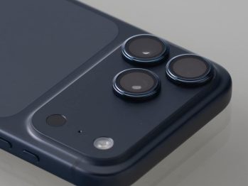 iphone 17 Pro 貼上藍寶石保護貼